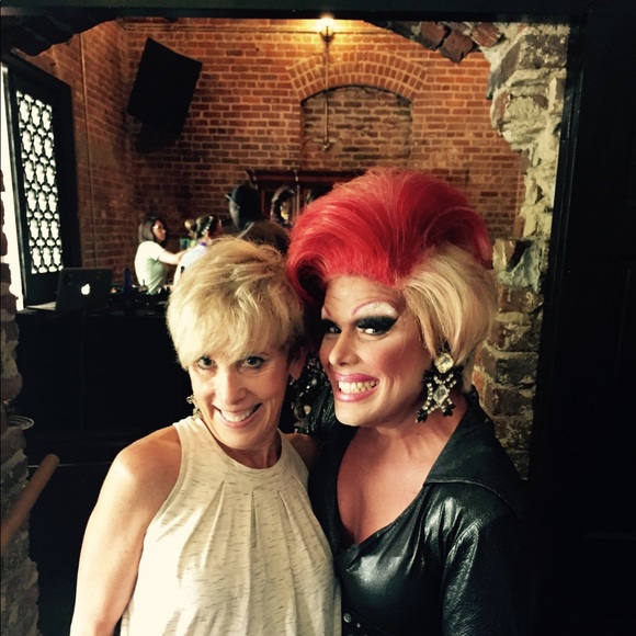 Meet your Posher, Kris - Picture 1 of 1